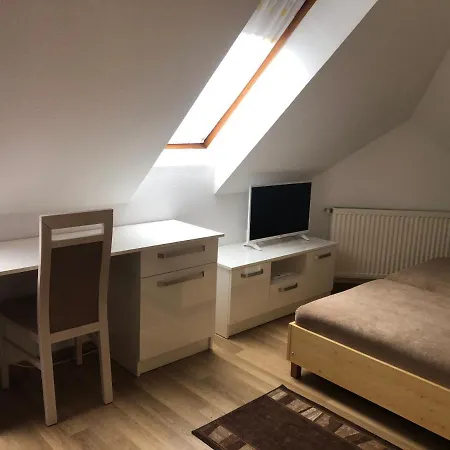Mol-ker-vill Apartman Lenti