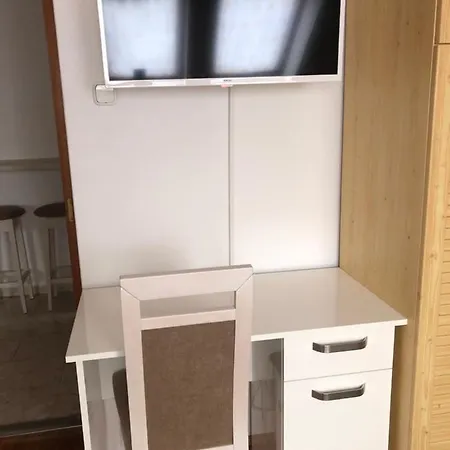 Mol-ker-vill Apartman *