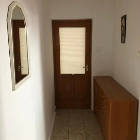 Mol-ker-vill Apartman Lenti